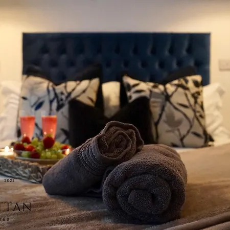 Manhattan Luxury Suites *