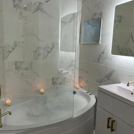 Manhattan Luxury Suites